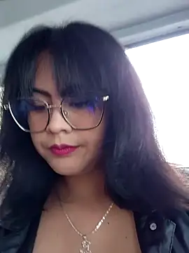 lara moon25 online show from 11.14.25