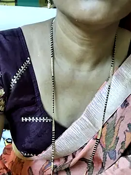 Snapshot of anuradha1432 chatting on 10.30.25 anuradha1432 online show from 10.30.25