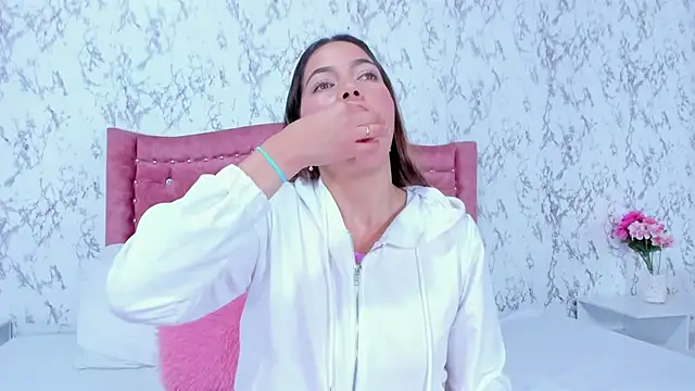 Mia Malkovaa  online show from 09.30.25