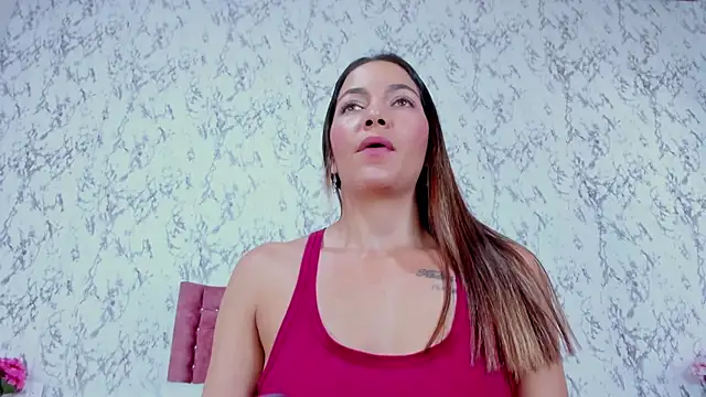 Mia Malkovaa  online show from 12.03.25