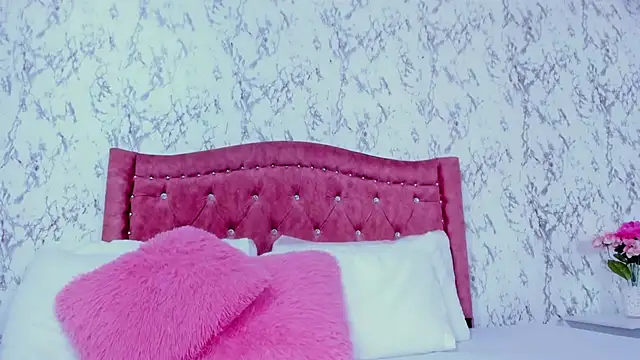 Mia Malkovaa  online show from 01.14.26