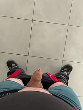 Snapshot of lescoquin2215 chatting on 12.05.25 lescoquin2215 online show from 12.05.25