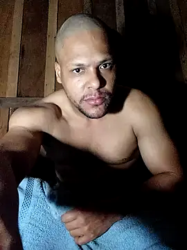 Snapshot of TokenishTongs chatting on 11.17.25 TokenishTongs online show from 11.17.25