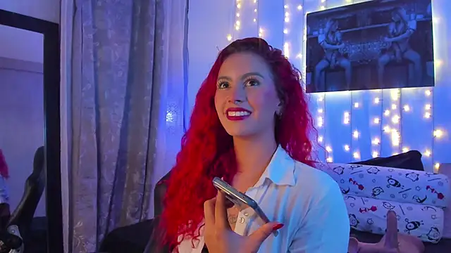 Snapshot of Sophiee_Hill chatting on 01.10.25 Sophiee Hill online show from 01.10.25