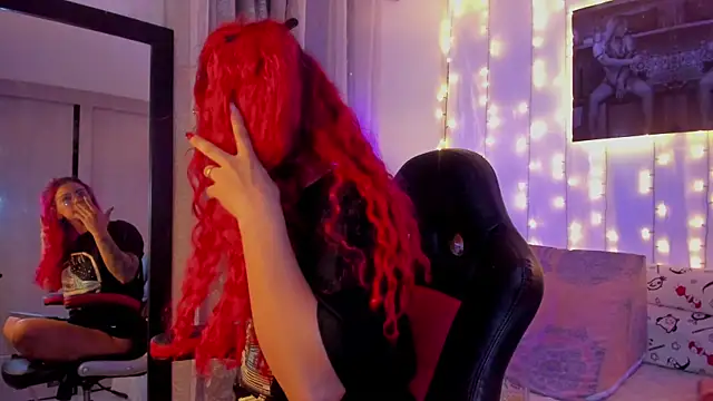 Snapshot of Sophiee_Hill chatting on 01.31.25 Sophiee Hill online show from 01.31.25