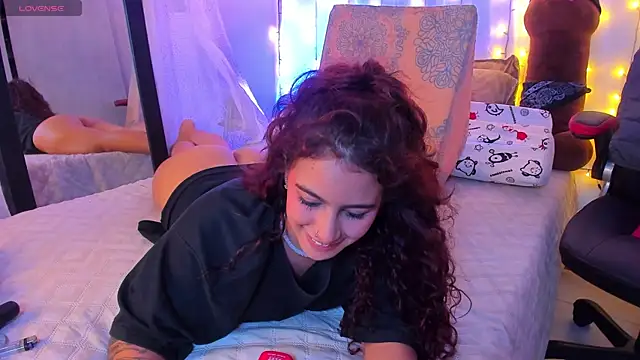 Snapshot of Sophiee_Hill chatting on 03.05.25 Sophiee Hill online show from 03.05.25