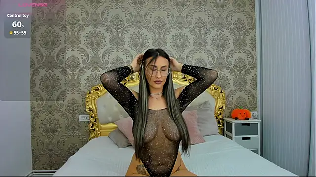 Snapshot of JulieBigAssx chatting on 11.12.25 JulieBigAssx online show from 11.12.25