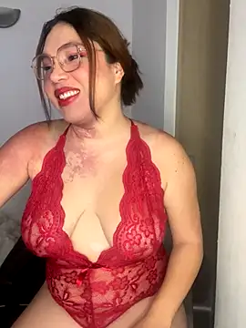 Snapshot of WhiteWomen chatting on 11.19.25 WhiteWomen online show from 11.19.25