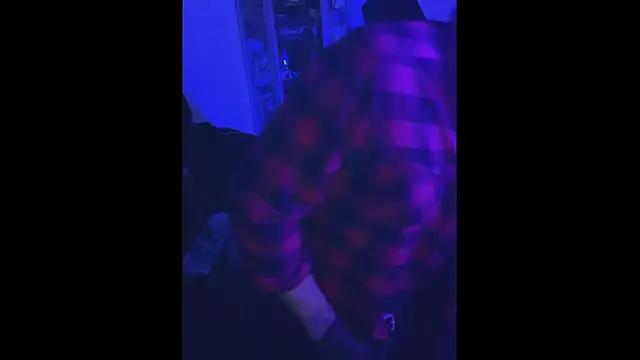 Snapshot of LuggiJack chatting on 09.27.25 LuggiJack online show from 09.27.25