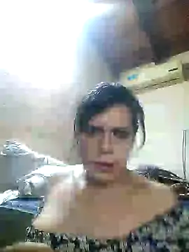 Snapshot of miaparcel chatting on 12.23.24 miaparcel online show from 12.23.24