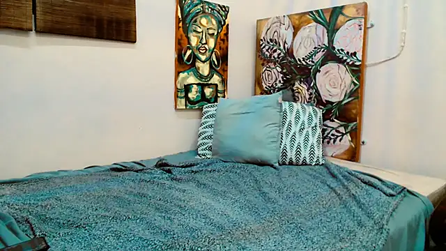 GoldenPussyXOXO online show from 02.18.25