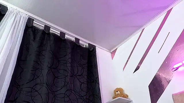 Snapshot of Kitten_Hot_ chatting on 10.29.25 Kitten Hot online show from 10.29.25