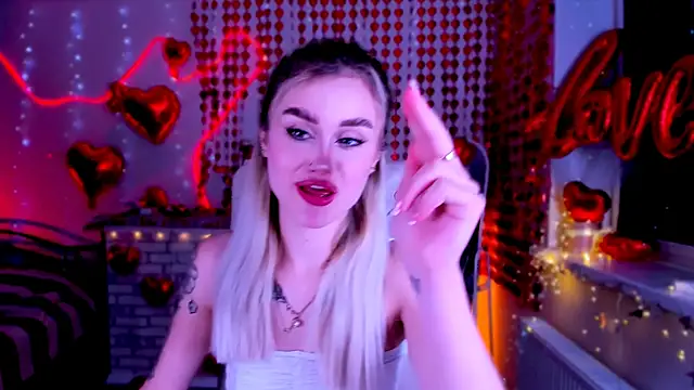  Ravenaa online show from 02.10.25