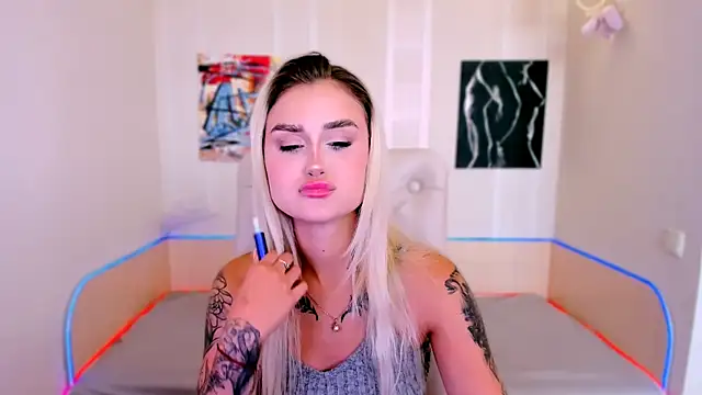  Ravenaa online show from 09.12.25