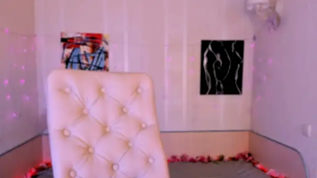  Ravenaa online show from 10.10.25