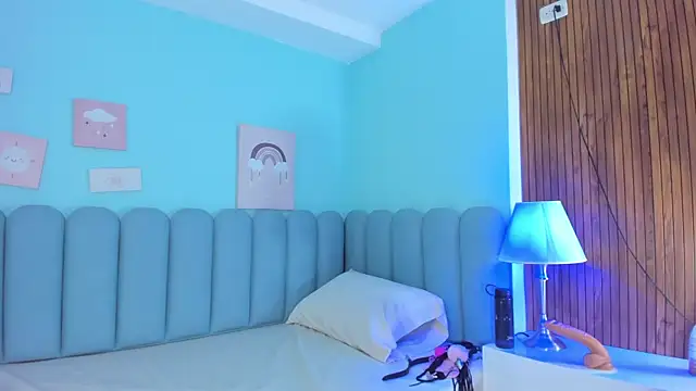 Snapshot of curvy_rousi chatting on 02.04.25 curvy rousi online show from 02.04.25