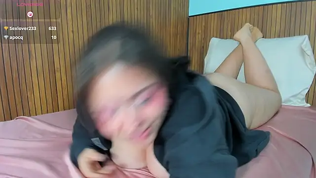 Snapshot of curvy_rousi chatting on 02.22.25 curvy rousi online show from 02.22.25