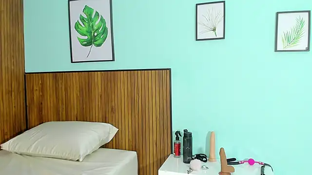 Snapshot of curvy_rousi chatting on 03.11.25 curvy rousi online show from 03.11.25