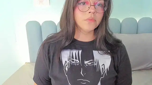 Snapshot of curvy_rousi chatting on 10.21.25 curvy rousi online show from 10.21.25