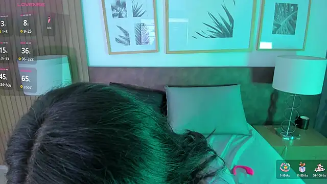 Snapshot of curvy_rousi chatting on 11.02.25 curvy rousi online show from 11.02.25