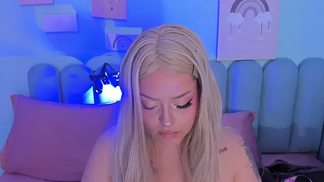 Snapshot of curvy_rousi chatting on 11.05.25 curvy rousi online show from 11.05.25