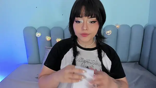 curvy rousi online show from 12.20.25