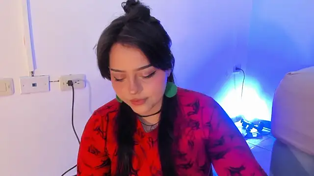 Snapshot of curvy_rousi chatting on 02.20.26 curvy rousi online show from 02.20.26