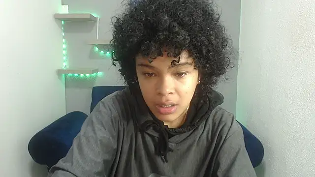 Snapshot of vainillaplaypussy chatting on 10.14.25 vainillaplaypussy online show from 10.14.25