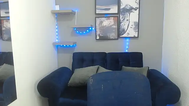 Snapshot of vainillaplaypussy chatting on 10.15.25 vainillaplaypussy online show from 10.15.25