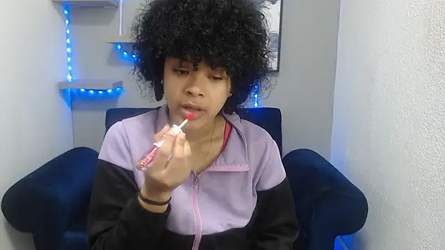 Snapshot of vainillaplaypussy chatting on 10.23.25 vainillaplaypussy online show from 10.23.25