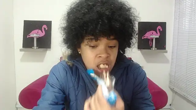 Snapshot of vainillaplaypussy chatting on 10.24.25 vainillaplaypussy online show from 10.24.25