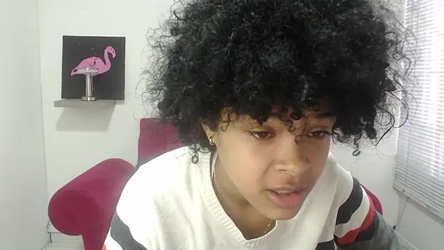 Snapshot of vainillaplaypussy chatting on 10.27.25 vainillaplaypussy online show from 10.27.25