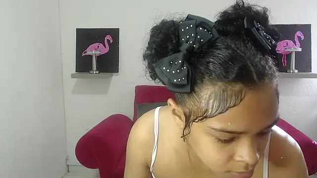 Snapshot of vainillaplaypussy chatting on 11.18.25 vainillaplaypussy online show from 11.18.25