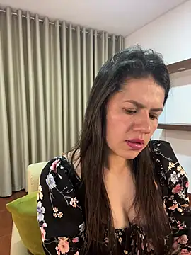 Alice Biel online show from 02.22.25