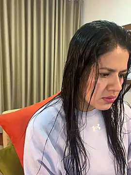 Alice Biel online show from 02.28.25