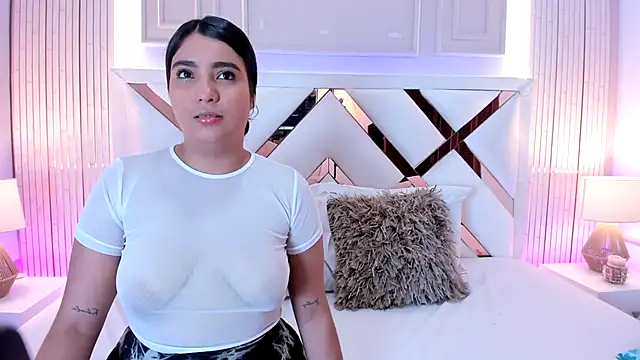 Snapshot of madeleine2112 chatting on 09.11.25 madeleine2112 online show from 09.11.25