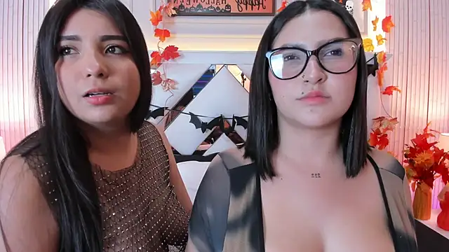 Snapshot of madeleine2112 chatting on 10.23.25 madeleine2112 online show from 10.23.25