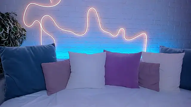 Snapshot of rossy_babe_ chatting on 10.16.25 rossy babe online show from 10.16.25