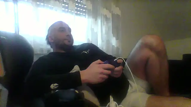 Snapshot of NewyorkDimi chatting on 12.29.24 NewyorkDimi online show from 12.29.24