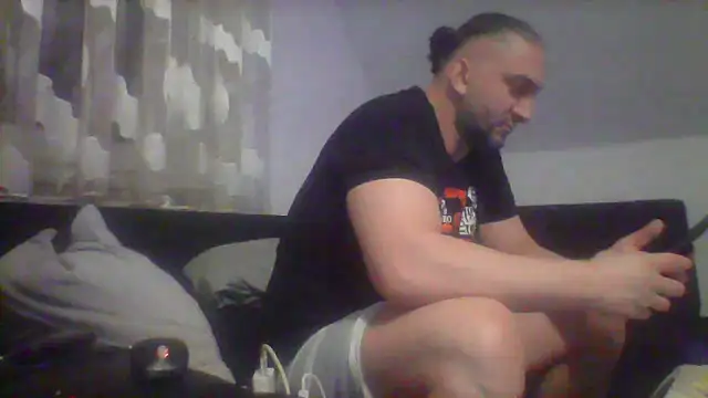 Snapshot of NewyorkDimi chatting on 01.25.25 NewyorkDimi online show from 01.25.25