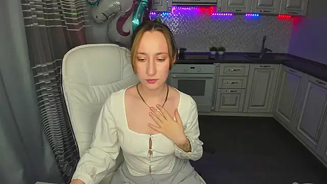 Snapshot of MelodyOfLovee chatting on 02.06.25 MelodyOfLovee online show from 02.06.25