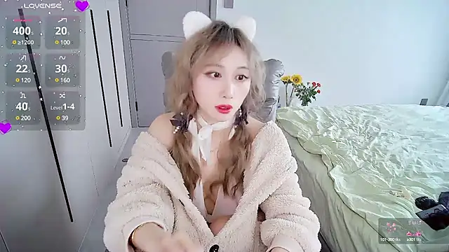 Snapshot of Xiaoyu-G chatting on 03.23.25 Xiaoyu-G online show from 03.23.25