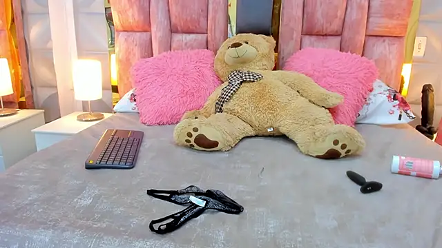 valentinasu1 online show from 03.11.25