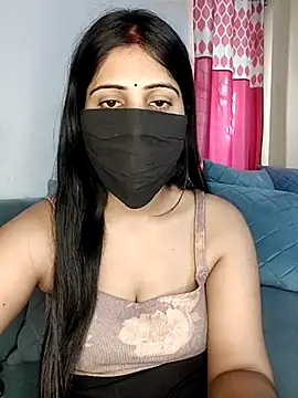 Kritika Hotty online show from 03.20.25