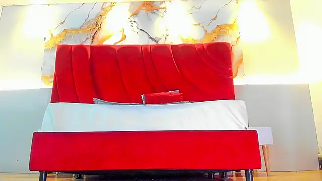 Snapshot of MAISE_HILL1 chatting on 10.04.25 MAISE HILL1 online show from 10.04.25