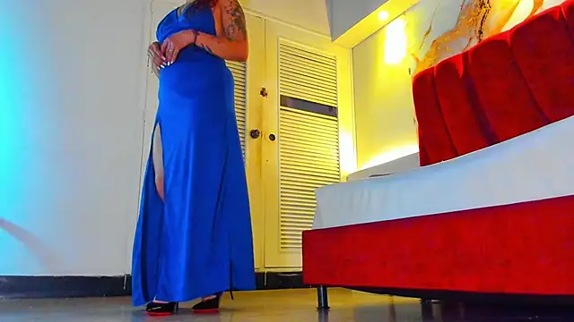 Snapshot of MAISE_HILL1 chatting on 10.17.25 MAISE HILL1 online show from 10.17.25