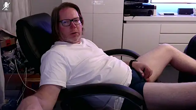 Snapshot of VSteph chatting on 09.23.25 VSteph online show from 09.23.25