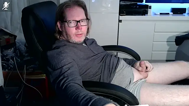 Snapshot of VSteph chatting on 10.12.25 VSteph online show from 10.12.25