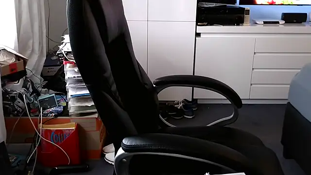 Snapshot of VSteph chatting on 10.12.25 VSteph online show from 10.12.25