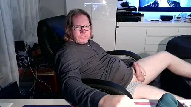 Snapshot of VSteph chatting on 10.17.25 VSteph online show from 10.17.25